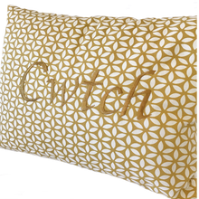 Load image into Gallery viewer, Cwtch Cushion yellow daisy close up