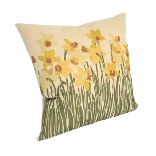 Daffodil cushion with grass
