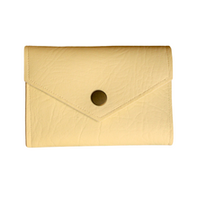 Load image into Gallery viewer, Purse in light cream faux leather
