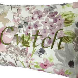 Cwtch Cushion Pastel green right close up