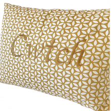 Load image into Gallery viewer, Cwtch Cushion yellow daisy close up
