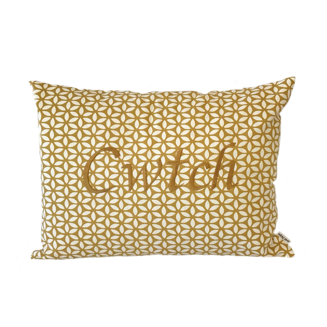 Cwtch Cushion yellow daisy